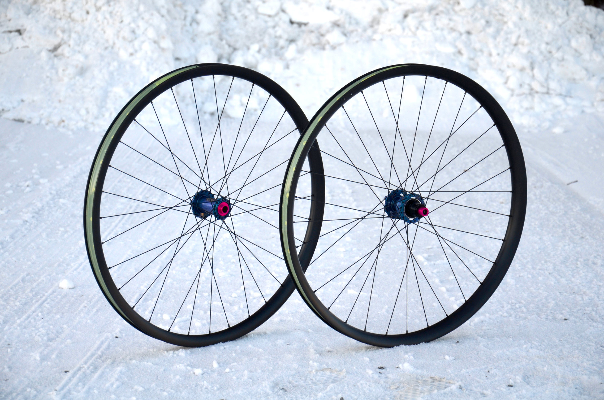 Vesper Boost ISO Peacock Sapphire / Nextie NXT29XD39 29″ - Onyx