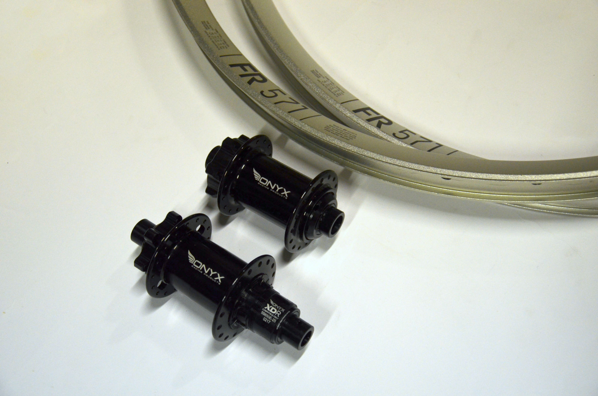 Onyx Classic Boost ISO / DT Swiss FR 571 29" Wheels