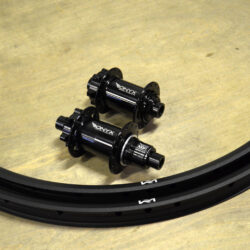 Onyx Classic Boost ISO / Newmen Beskar 30 MX Wheels | Enduro, EMTB, Bike Park